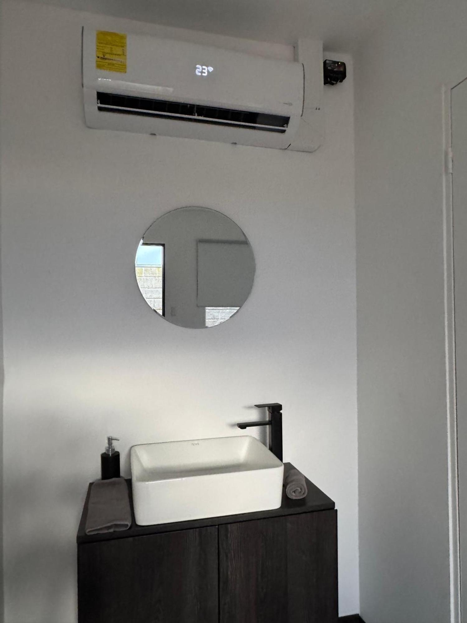 Nina'S - Juan Santamaria Otel Alajuela Dış mekan fotoğraf
