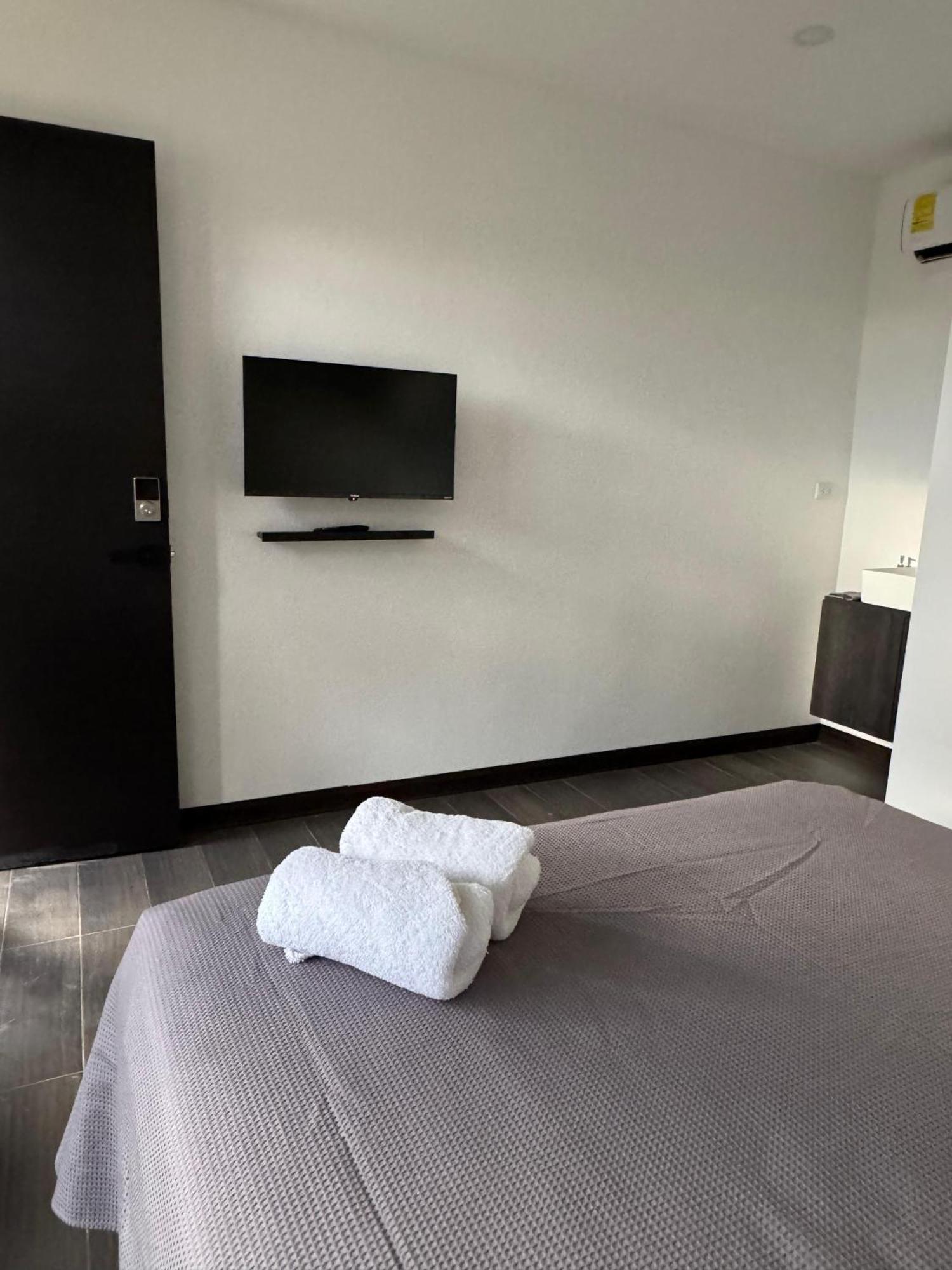Nina'S - Juan Santamaria Otel Alajuela Dış mekan fotoğraf